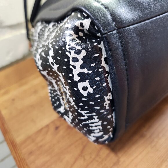 Like New Coach Phoebe BLack & White Python Shoulder Bag Purse - Picture 10 of 14